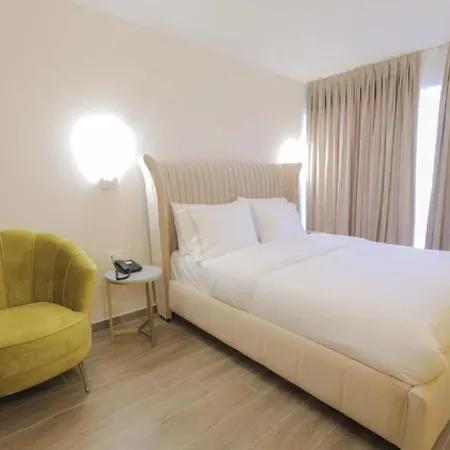 Olia Tirana