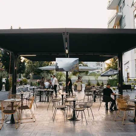 Olia Tirana